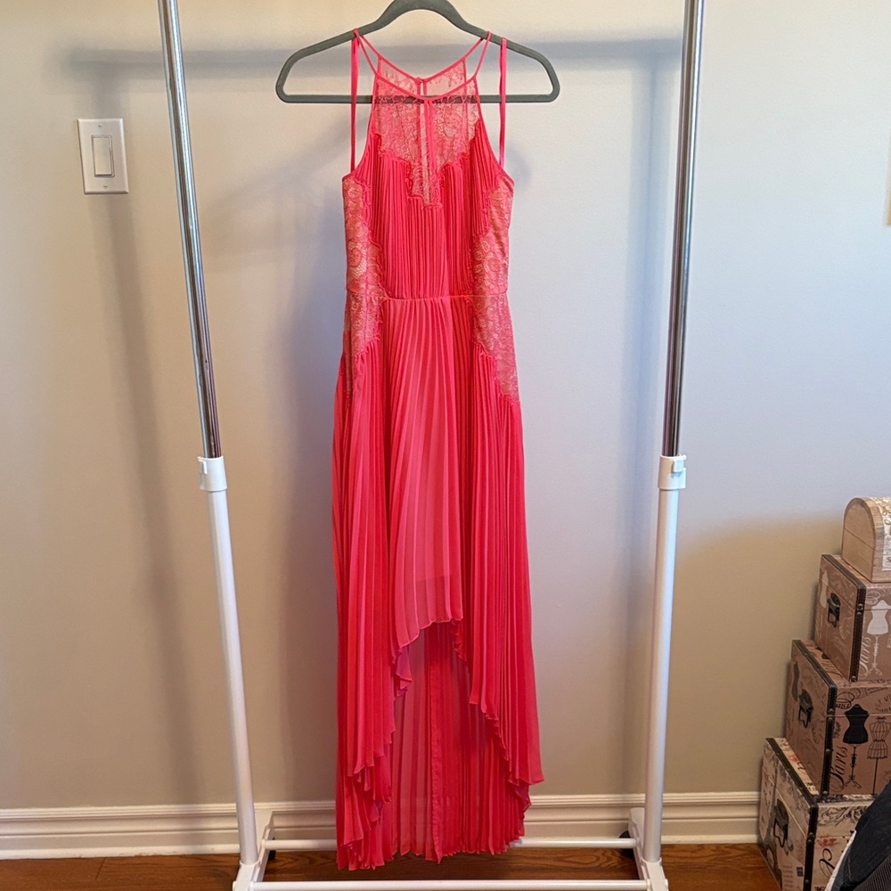 ❣️ Vintage BCBGMaxAzria Coral Lace Dress